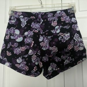 Blackheart sz 1 high waisted shorts skull roses